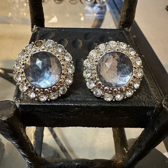 Vintage Rhinestone pierce clip-on earrings.  The center stone is a dusty grey. - Picture 1 of 4